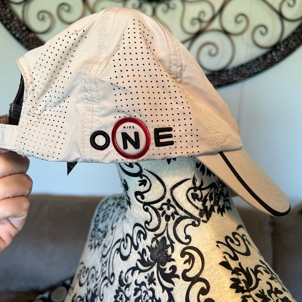 Nike hat - Picture 6 of 7